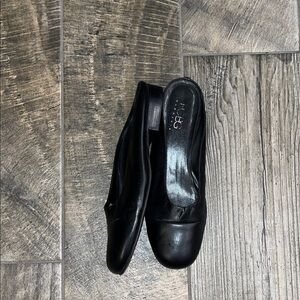 Vintage BCBG Black Leather Mule Flats